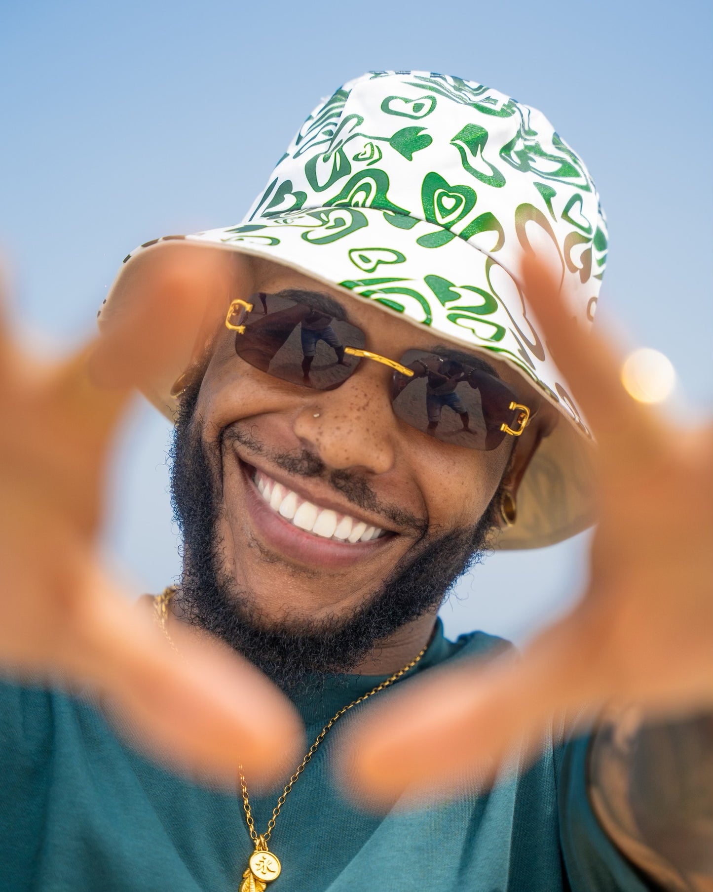 "SATIN LOVE" BUCKET HAT