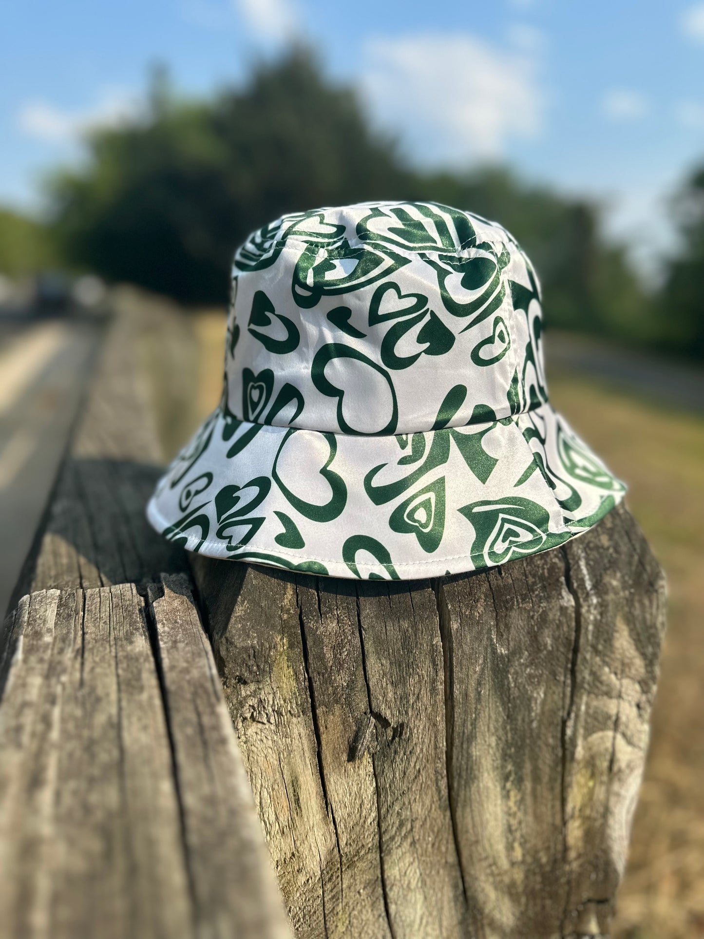 "SATIN LOVE" BUCKET HAT