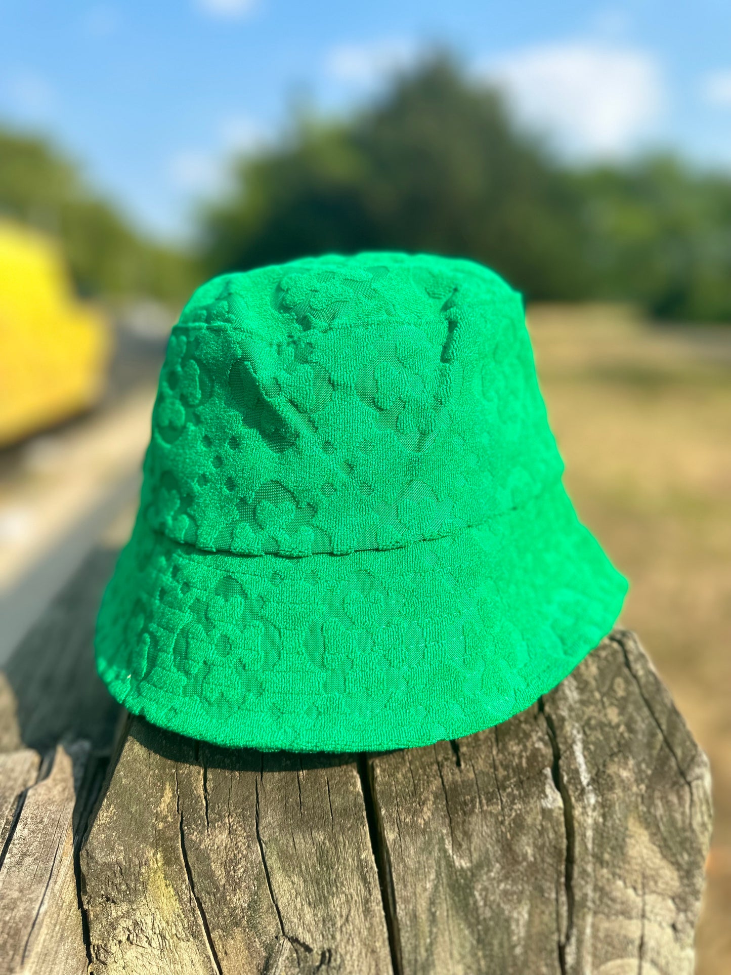 "GREEN EXOTIC" BUCKET HAT