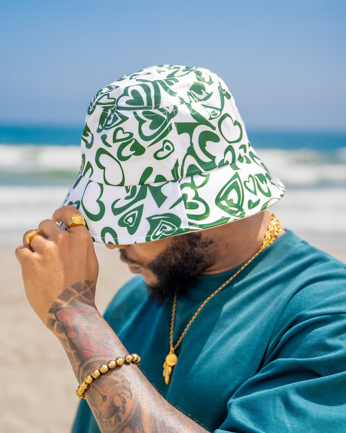 "SATIN LOVE" BUCKET HAT