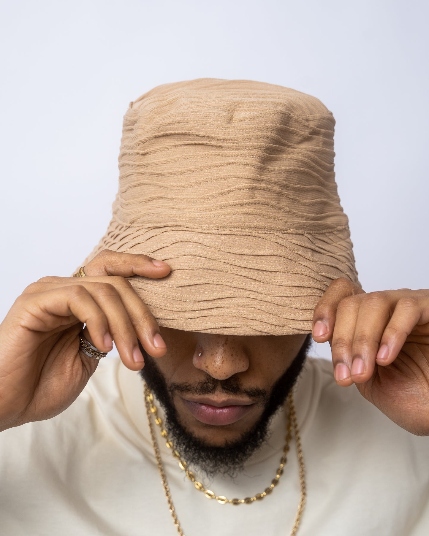 "WAVY BROWN" BUCKET HAT