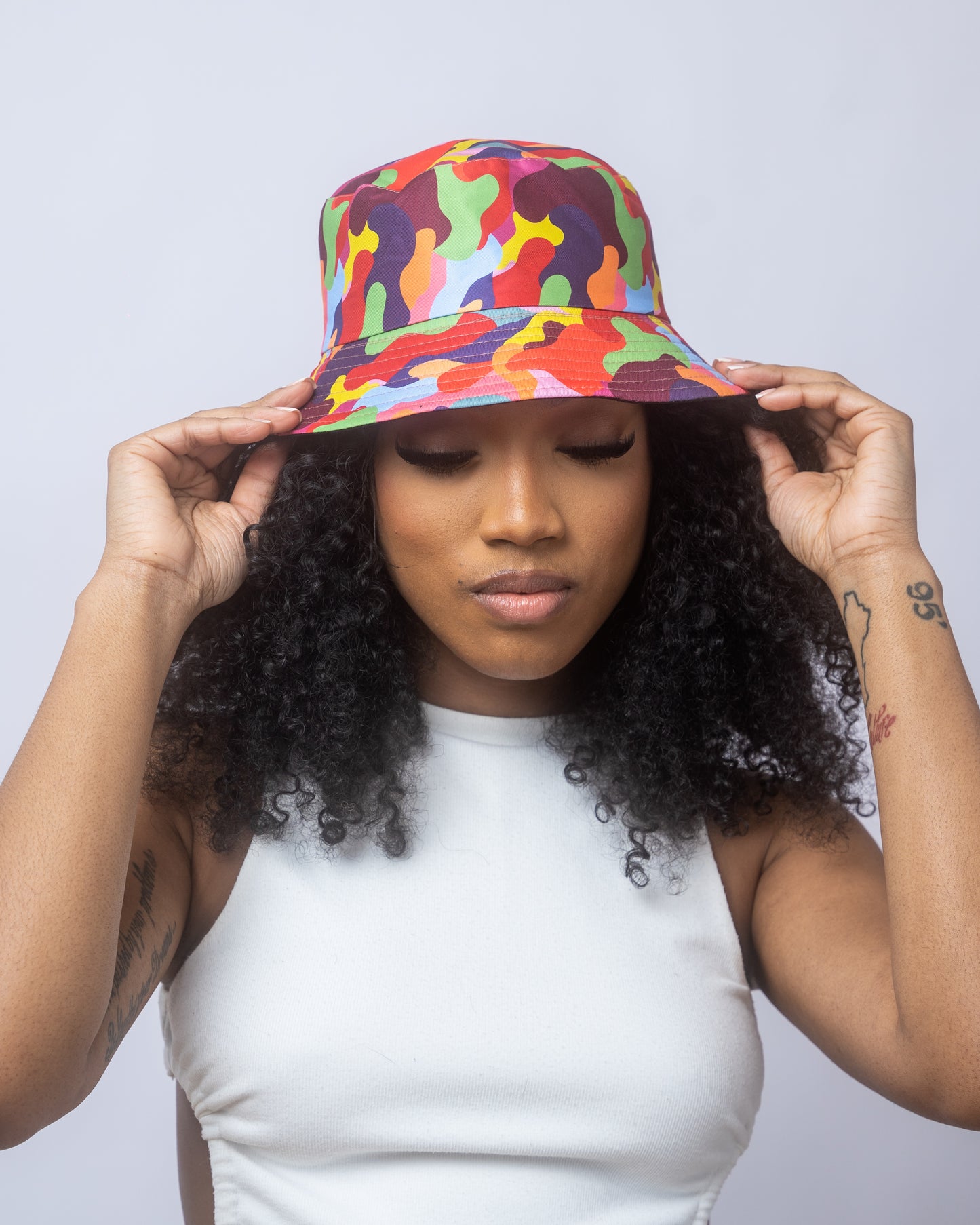 "COLORFUL CAMO" BUCKET HAT